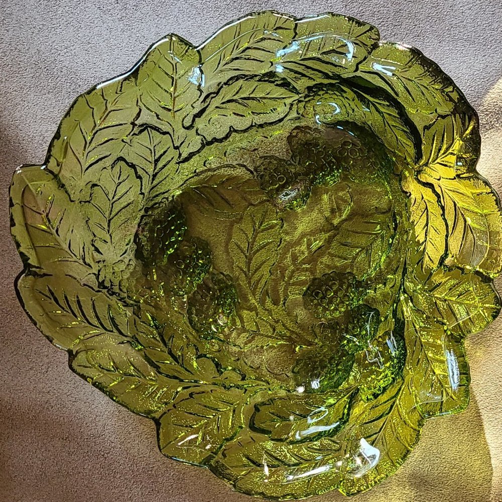 Vintage Indiana Glass Loganberry Bowl in Green ~~